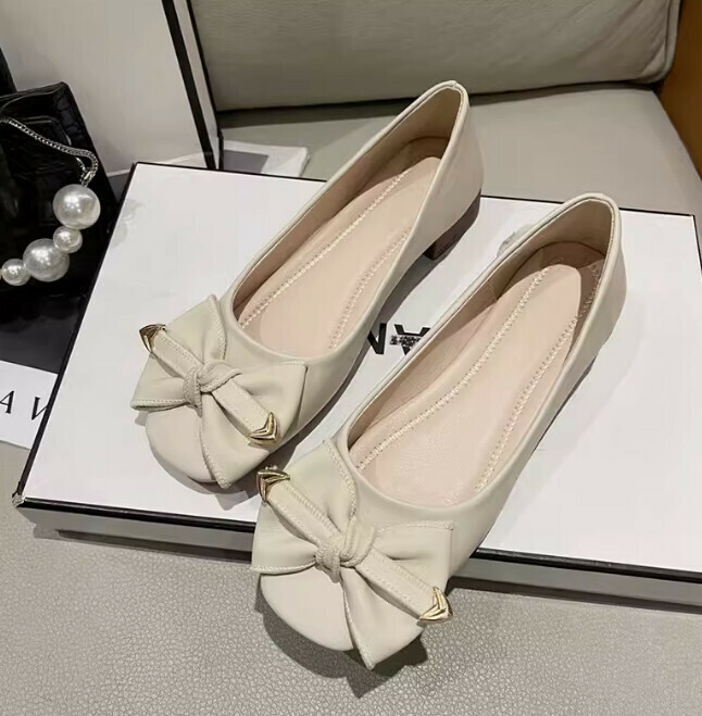 Thick-heeled soft leather shoes and low-heeled shoes