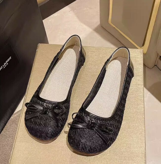 flat shoes