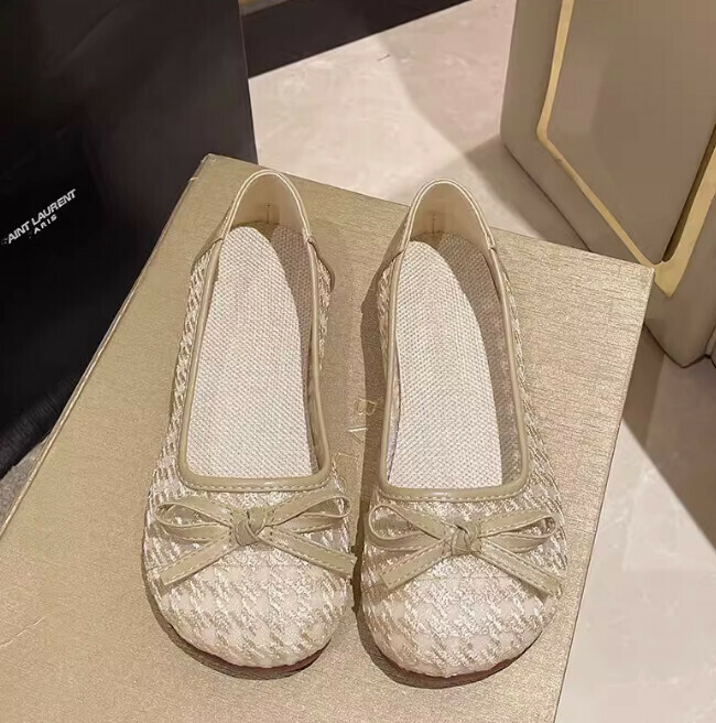 flat shoes