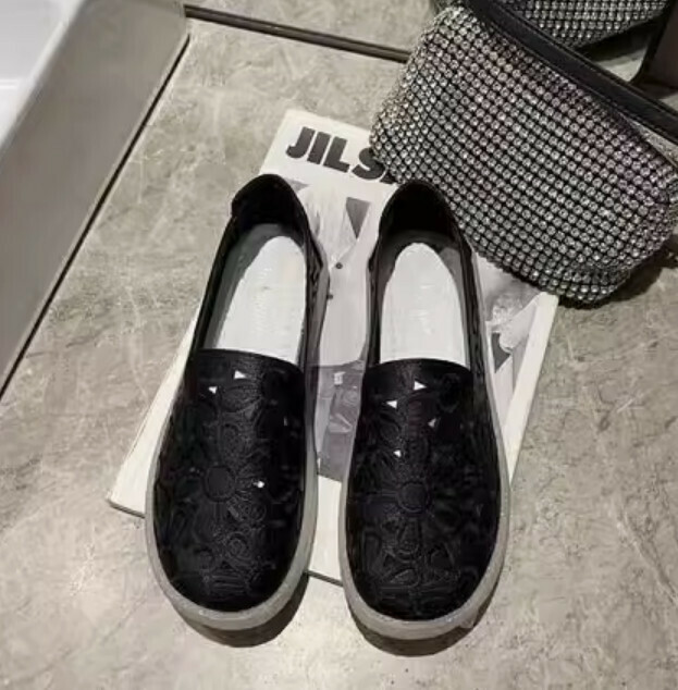 flat shoes
