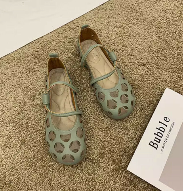 Casual flat shoes