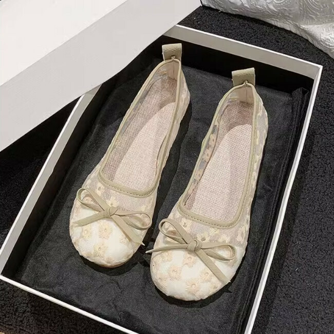 flat shoes