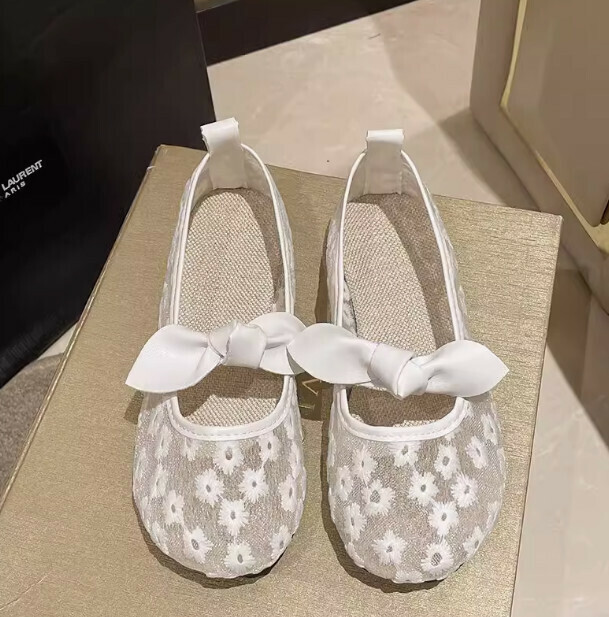 flat shoes