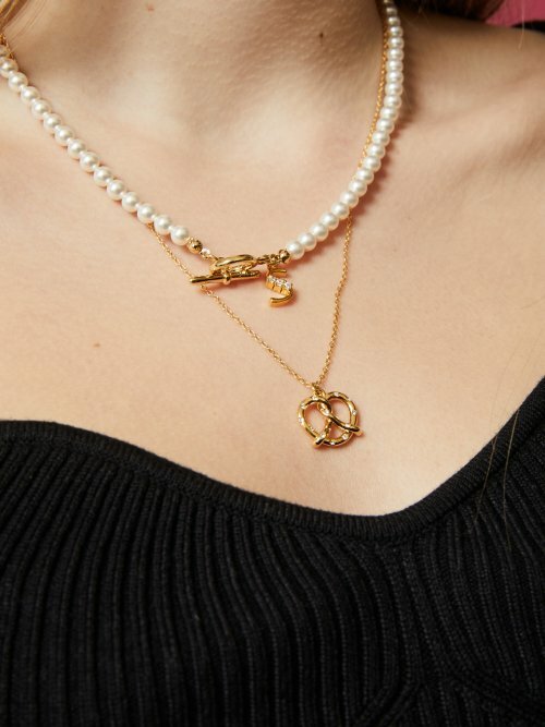 VINTAGE HOLLYWOOD Pretzel Necklace