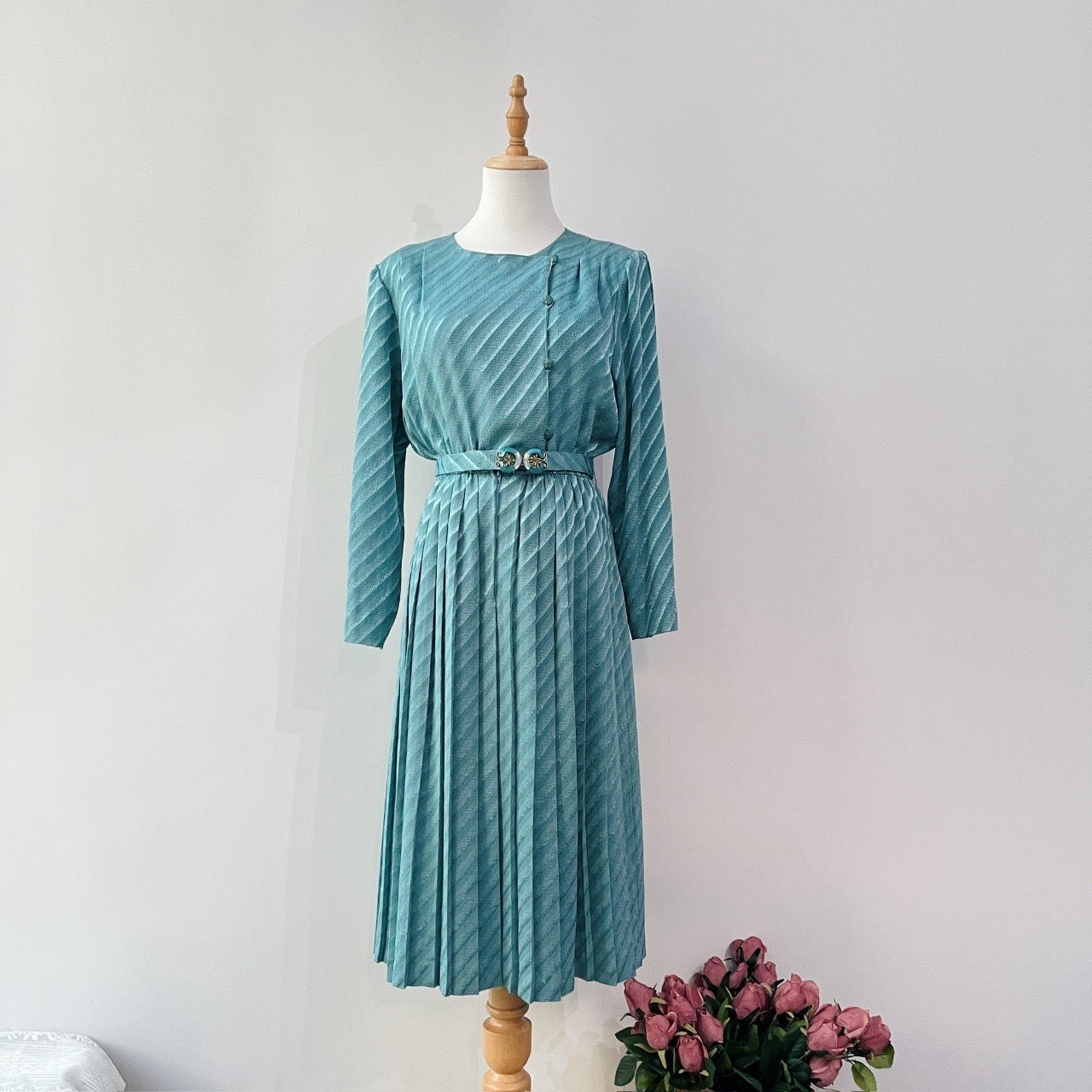 水藍色波光粼粼感長袖連身裙