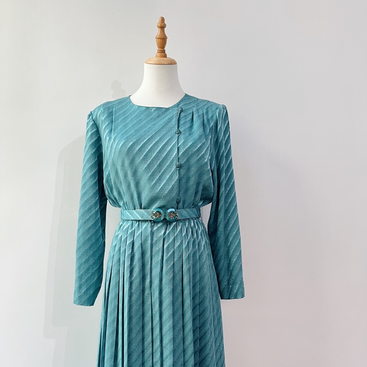 水藍色波光粼粼感長袖連身裙