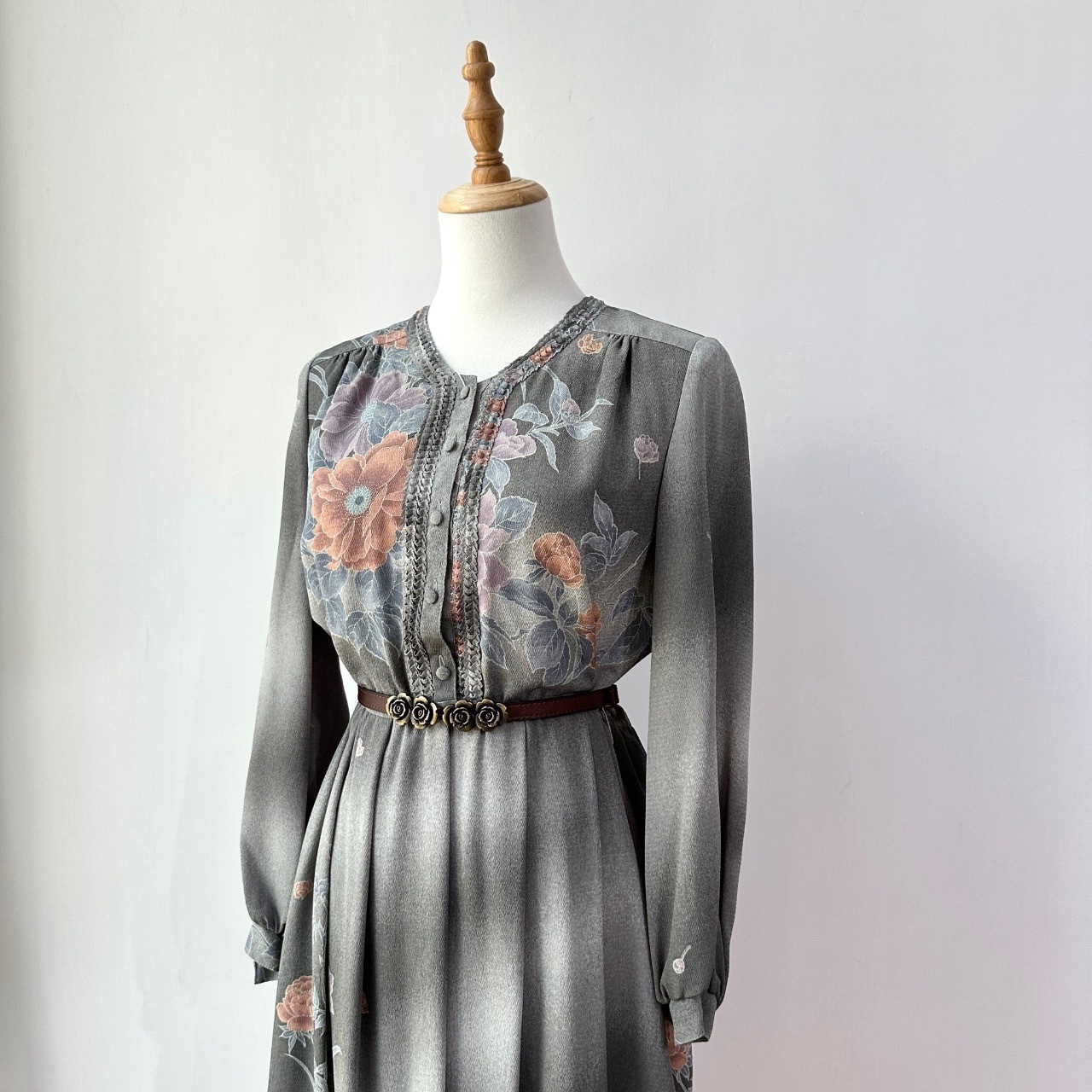 漸變灰色藝術畫風大花長袖連身裙