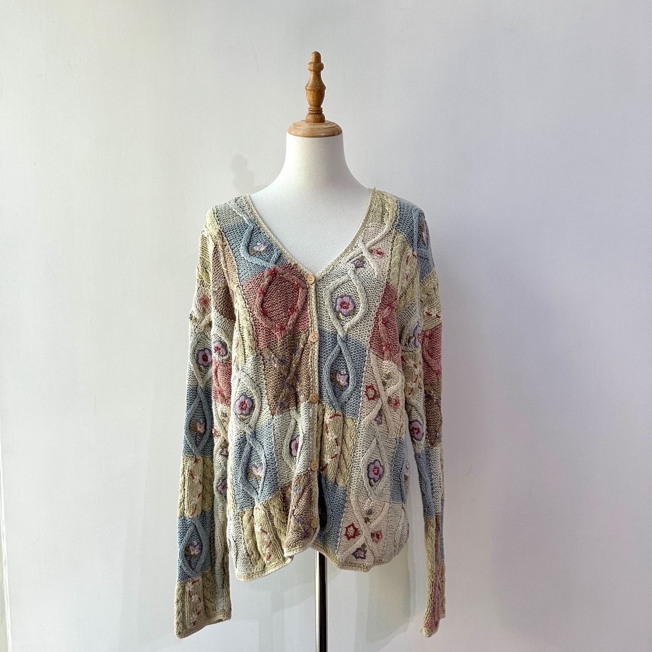 香港製 Laura Ashley 米色可愛溫柔感毛衣外套