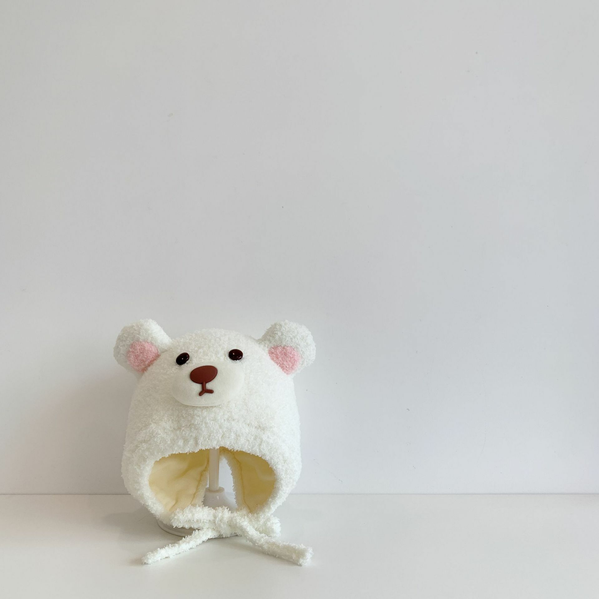 A389WE_A11_C: 雪白色可愛熊毛毛帽(pre-order)