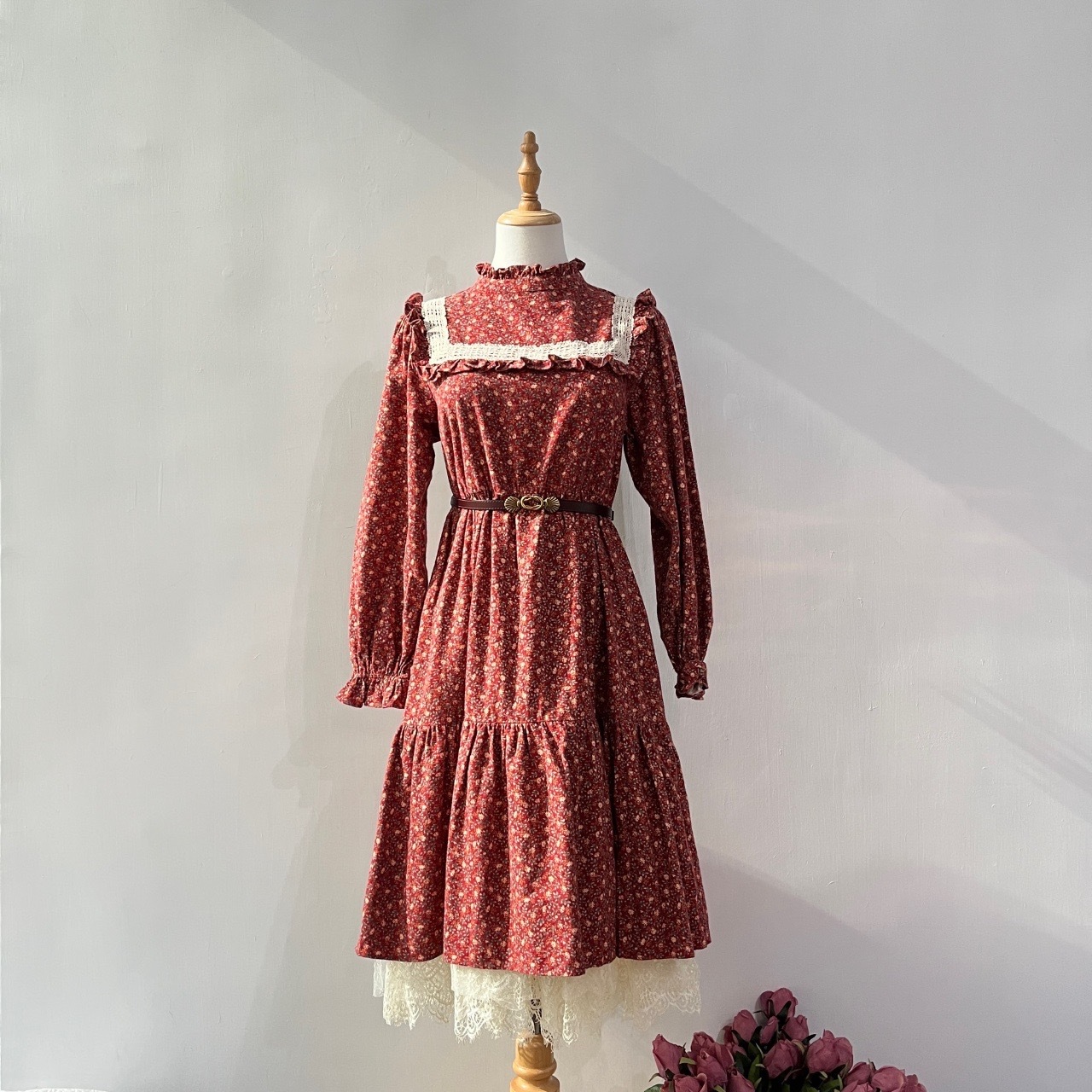 暗紅色碎花英式公主感長袖連身裙