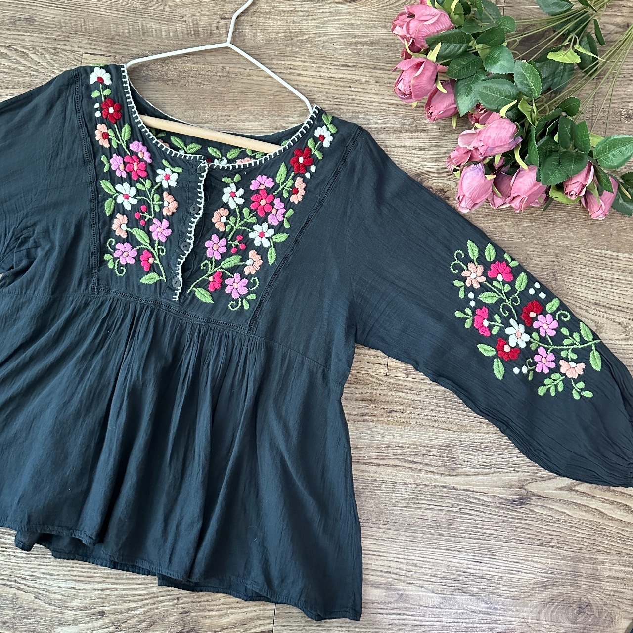 墨西哥黑色彩花刺繡長袖上衣