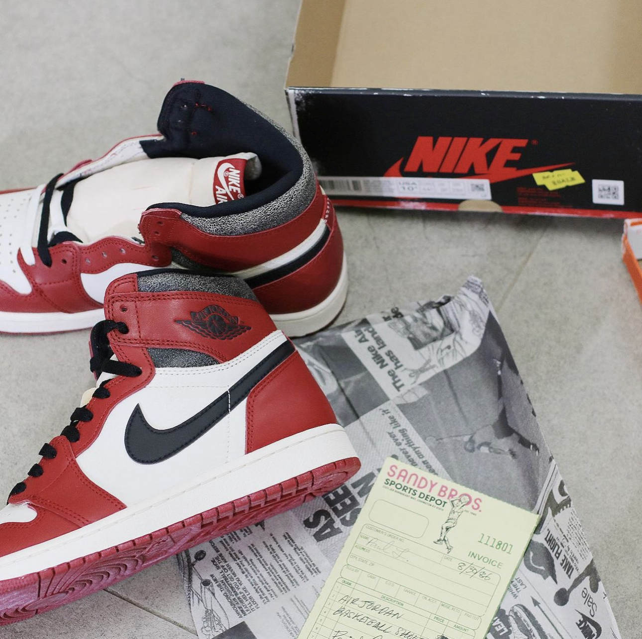 Nike Air Jordan 1 Retro High OG Chicago Lost and Found  DZ5485-612