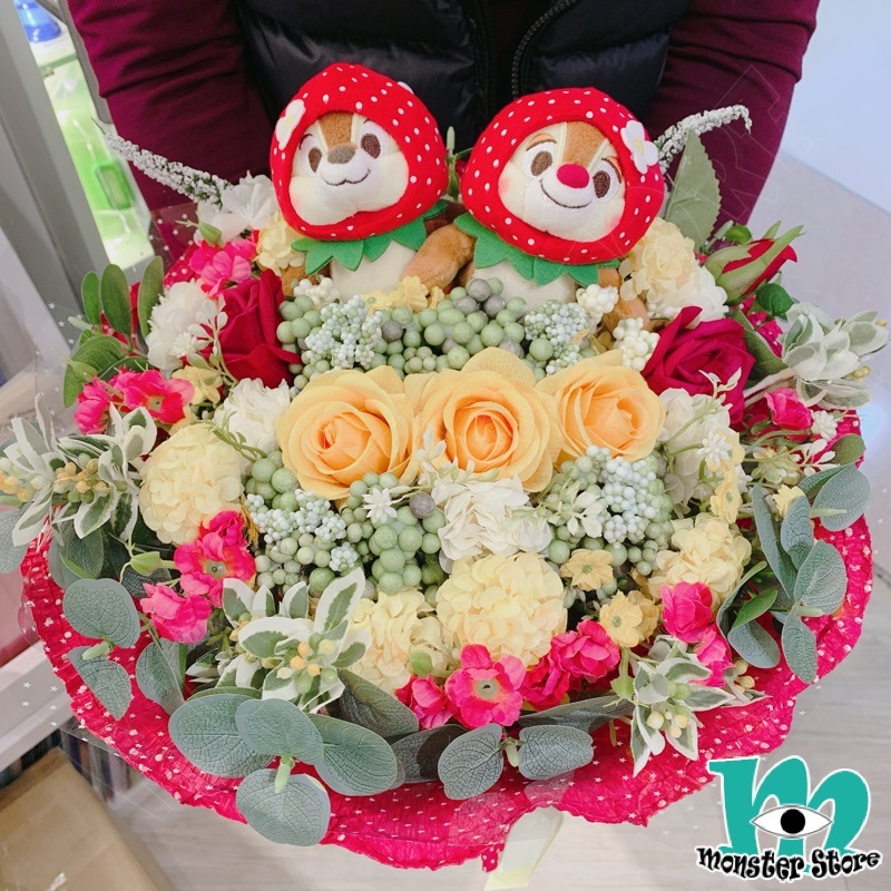 鋼牙大鼻公仔花束