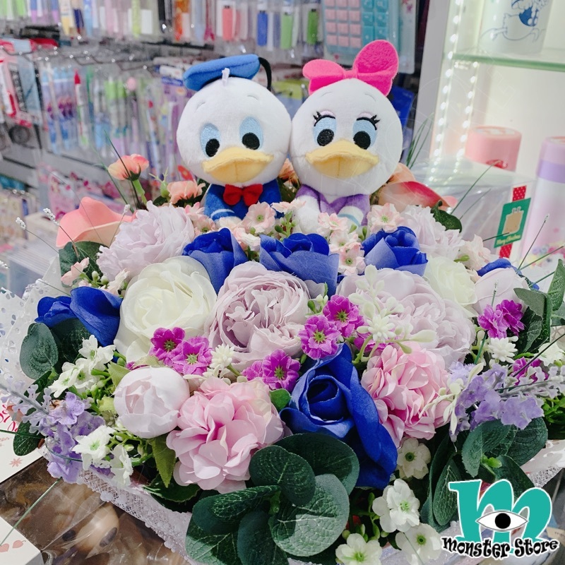 唐老鴨黛絲公仔花束