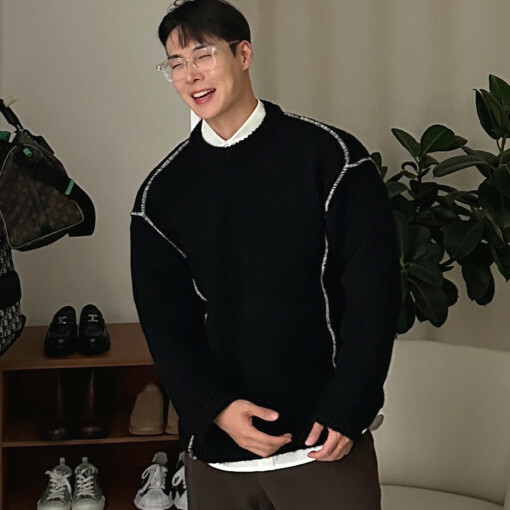 鎖縫切口針織衫上衣