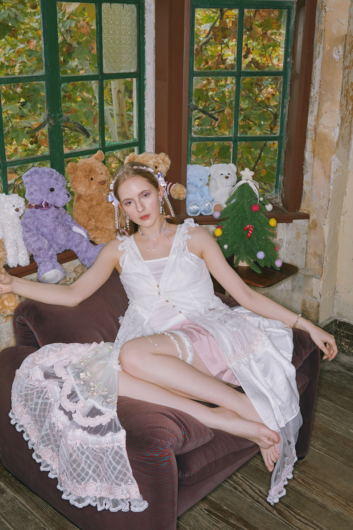 Party Queen Lace Dual Layer Woven Anklet