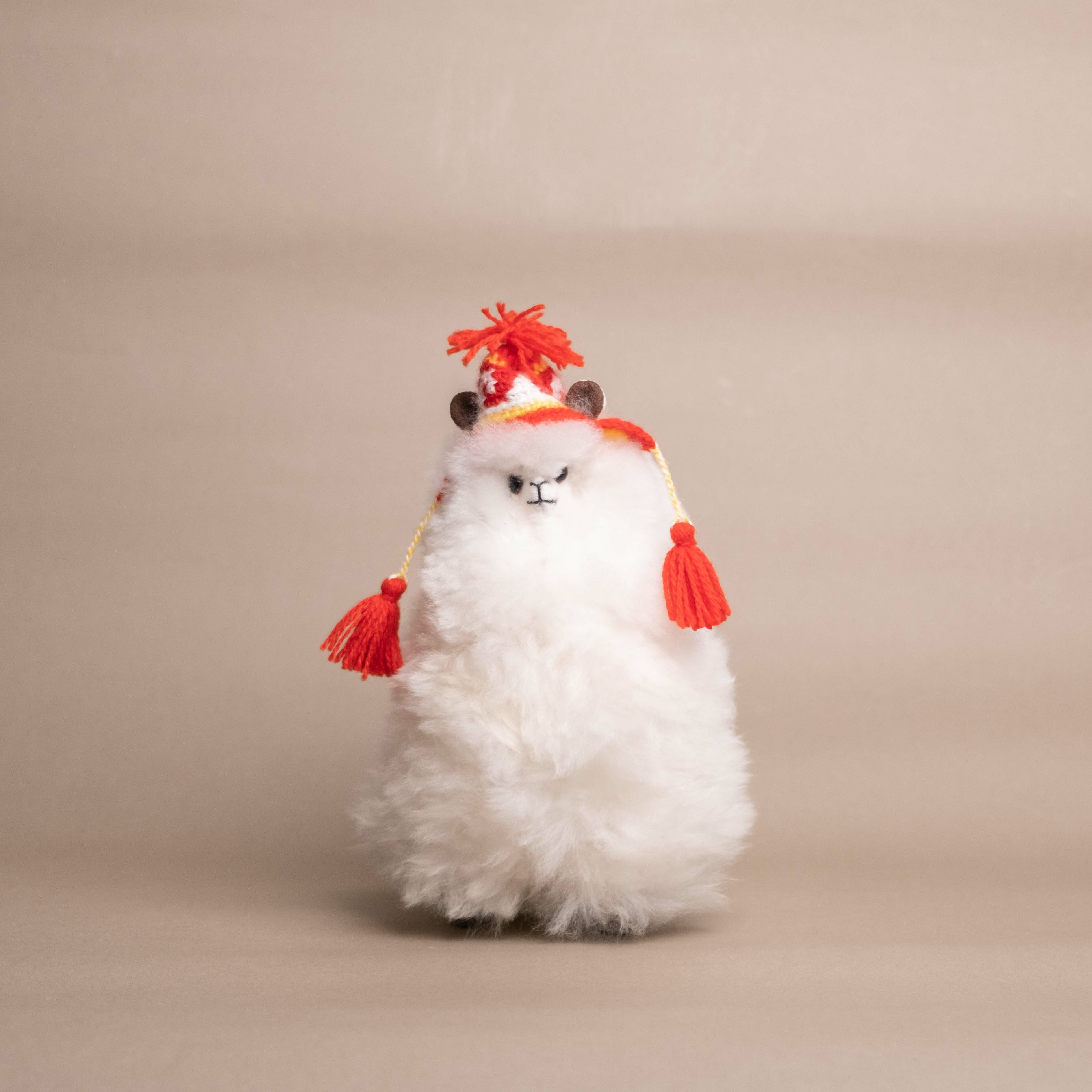 羊駝毛絨擺飾｜毛帽羊駝－純白－20cm｜秘魯