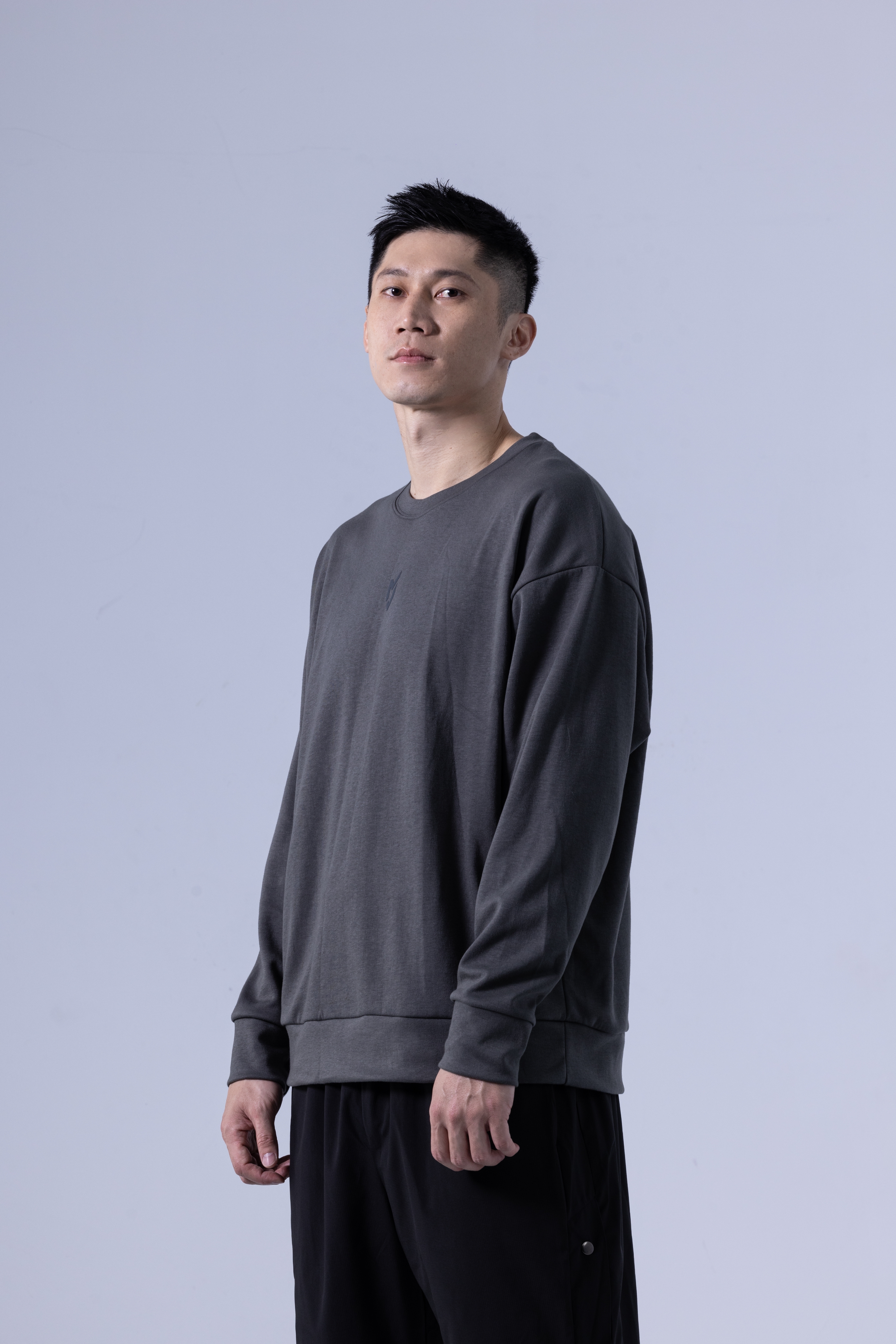 MJC 中性版雙機能落肩大學T(碳灰綠)