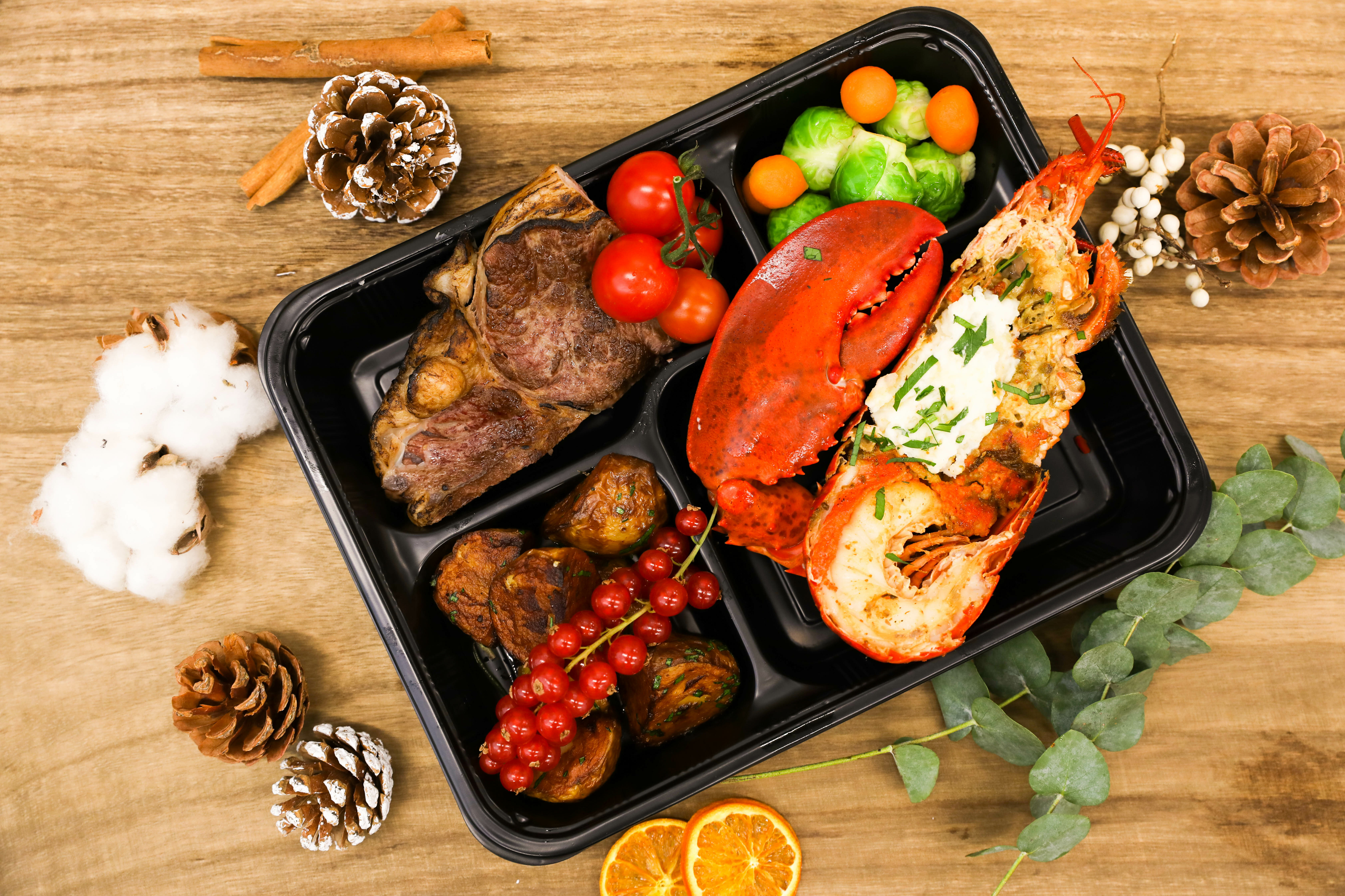 Christmas Bento Boxes-香煎薄切牛柳伴波士頓龍蝦(Half)(每款最少訂5盒)