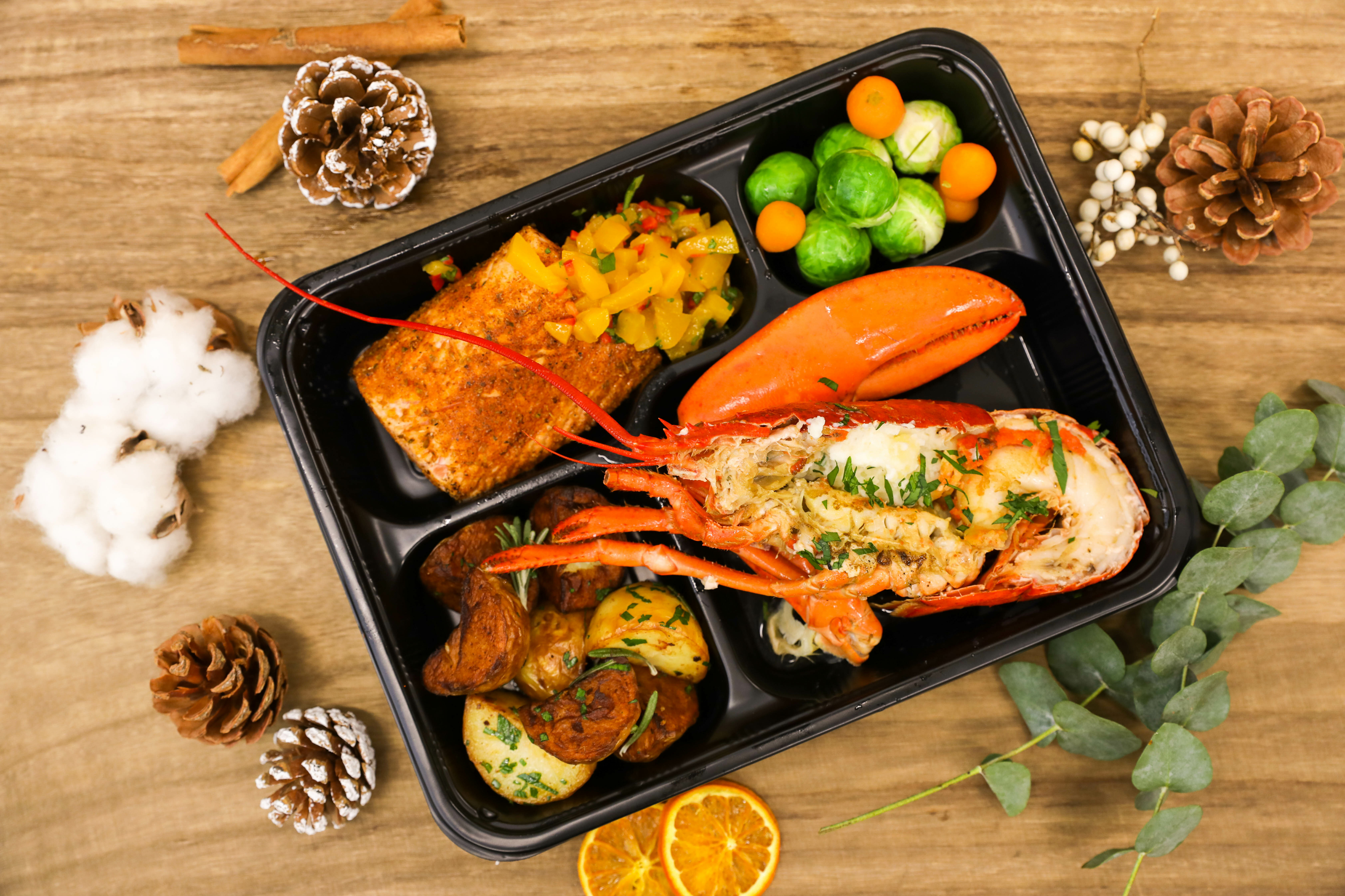 Christmas Bento Boxes-香煎香辣三文魚扒伴波士頓龍蝦(Half)(每款最少訂5盒)