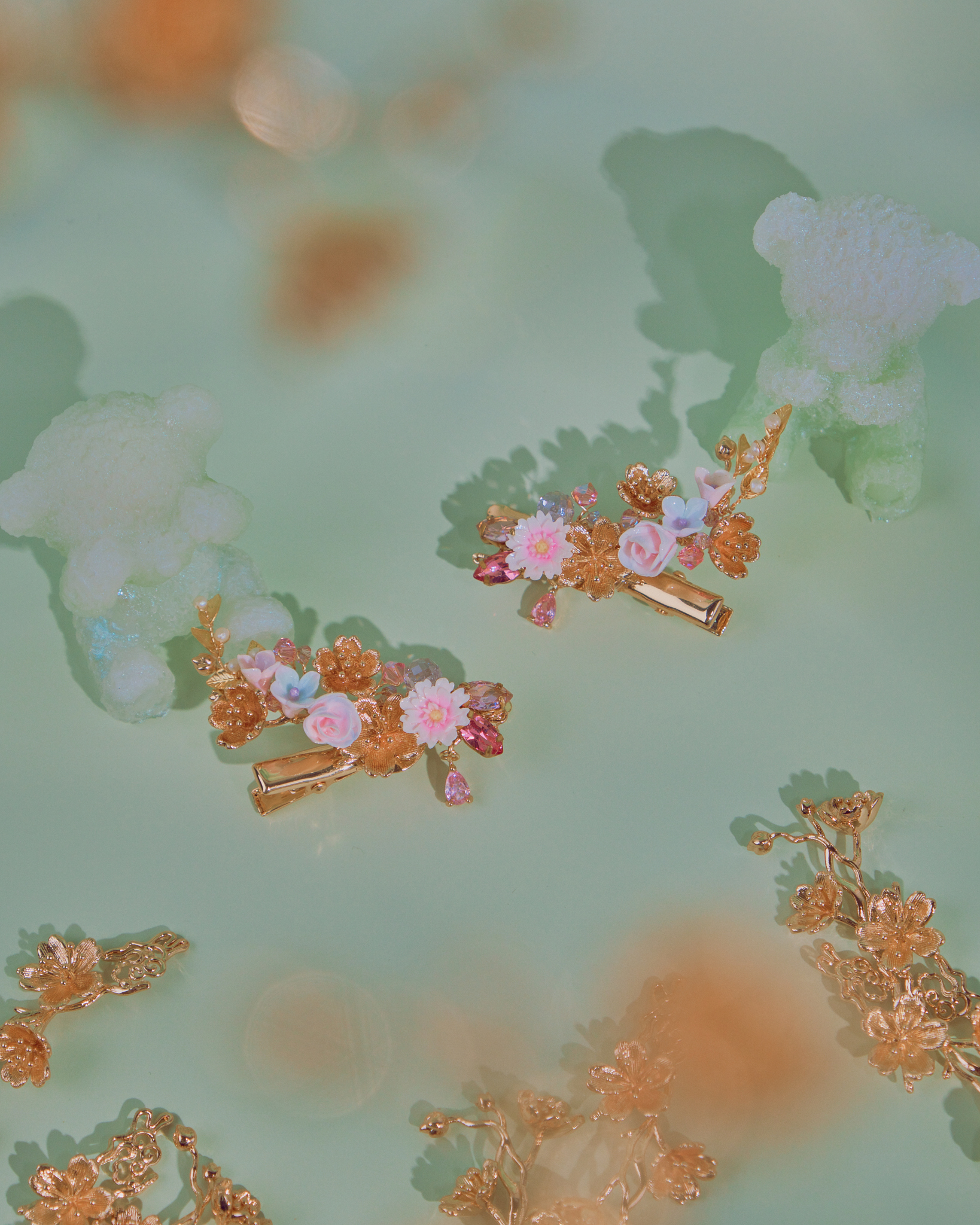 Hide-and-Seek Teddy with African Daisy Hair Clip Set