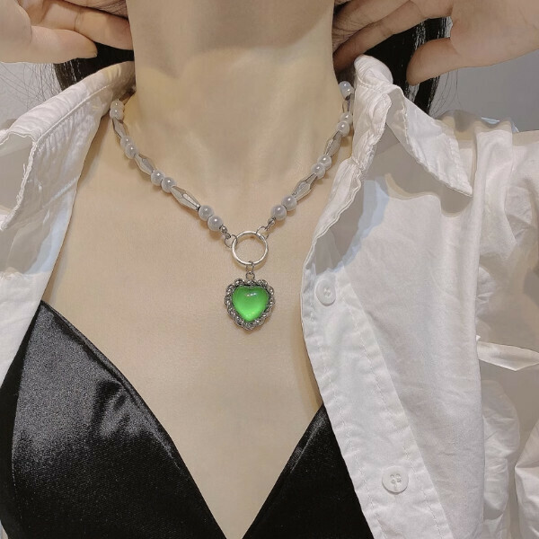 Green Heart Reflective Beaded Splicing Necklace