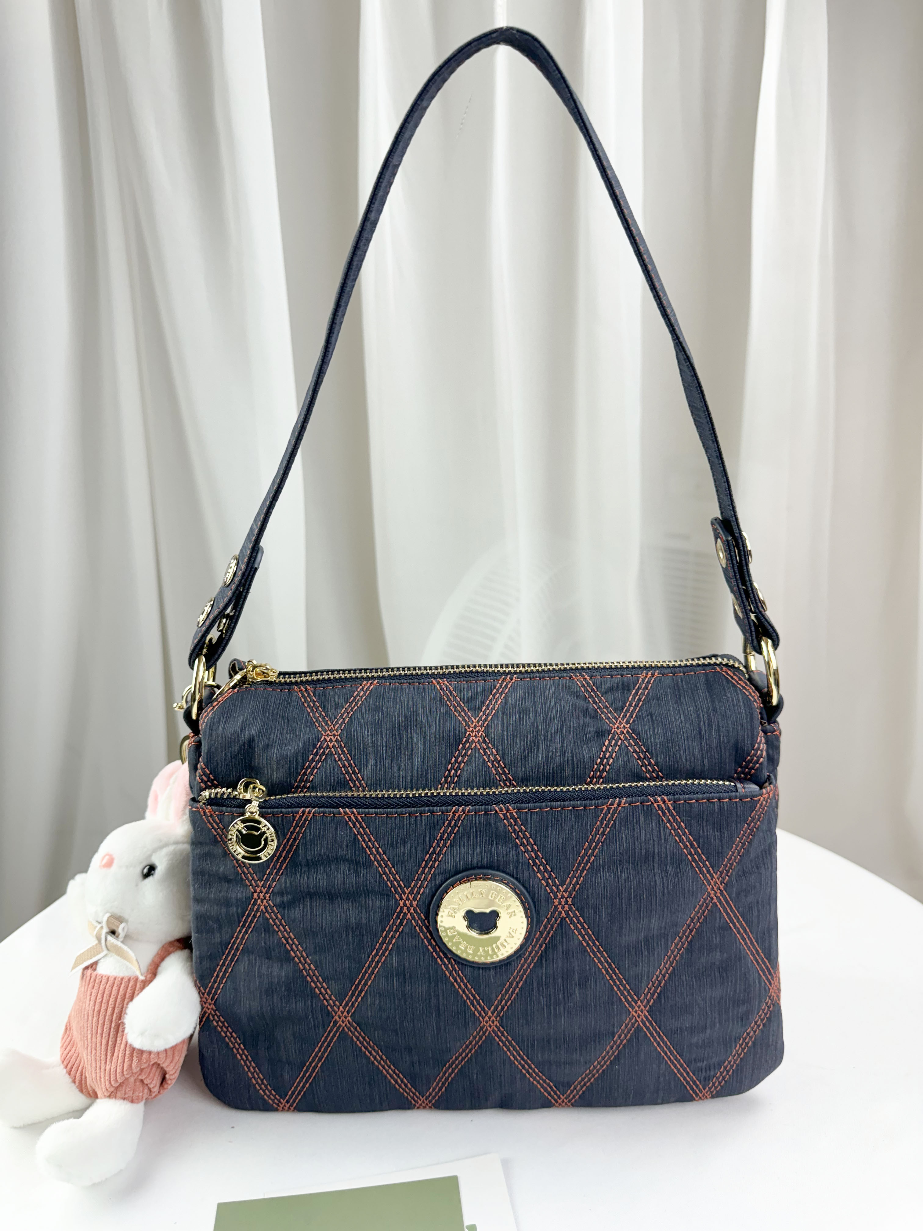 GOODS 藍橙菱格線尼龍肩背包 / 側背包 附兔兔吊飾 #29259