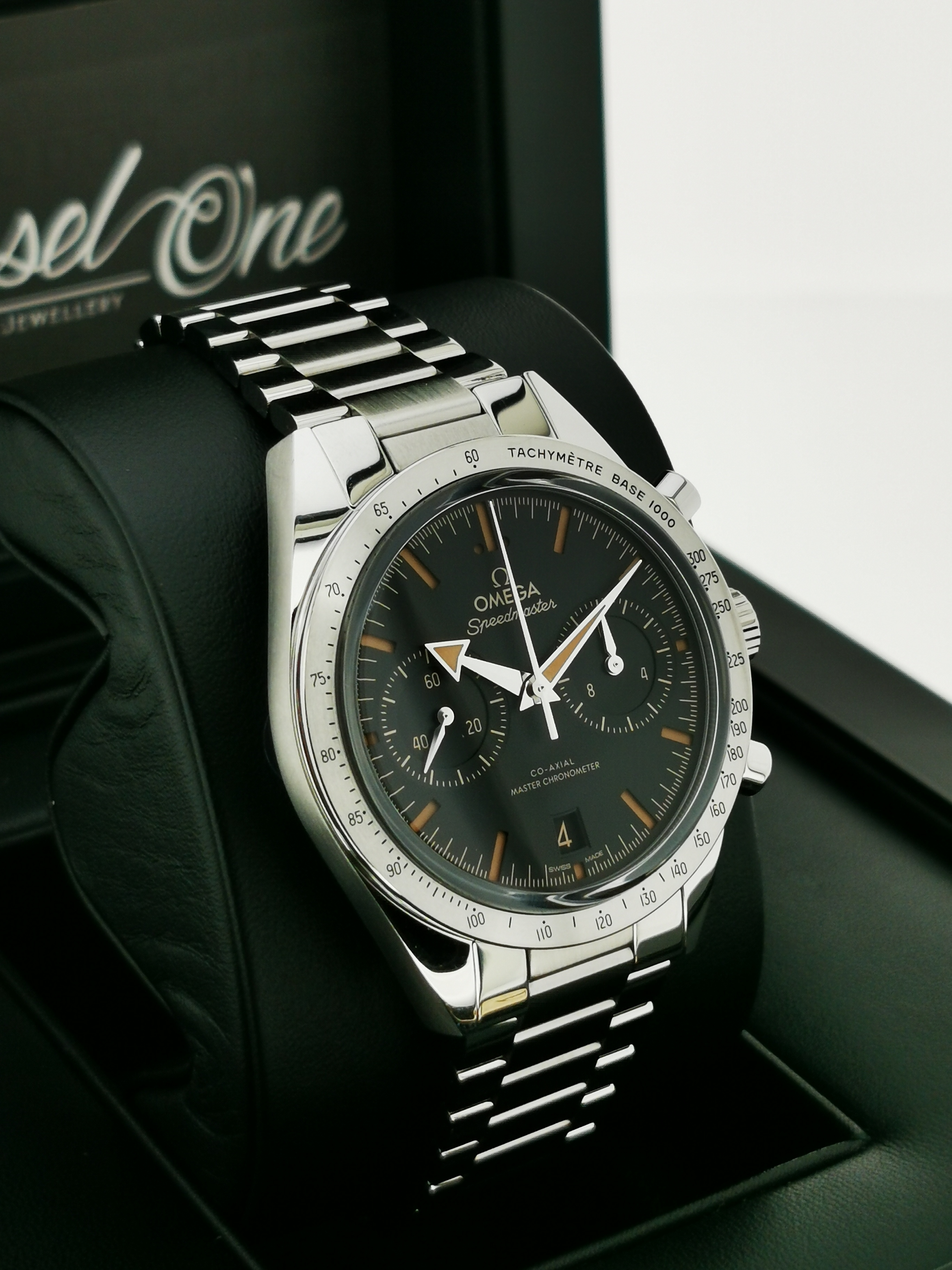 BRAND NEW OMEGA SPEEDMASTER 57 BLACK DIAL STEEL 332.10.41.51.01.001 33210415101001 40 MM