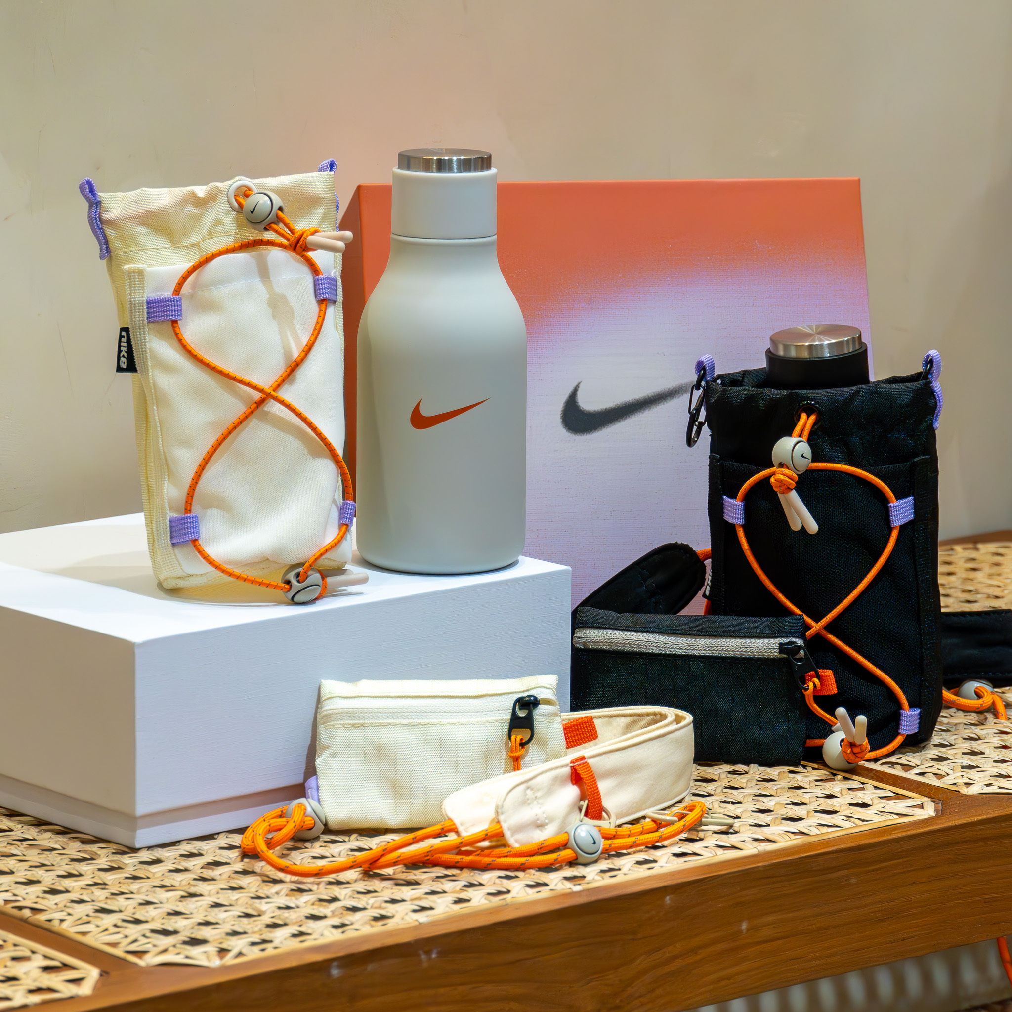 全網最低價 🇯🇵日本企劃 Nike 小掛包 健身 跑步 露營 運動水壺 水壺提袋 零錢包 不鏽鋼 水壺 PG010-018A