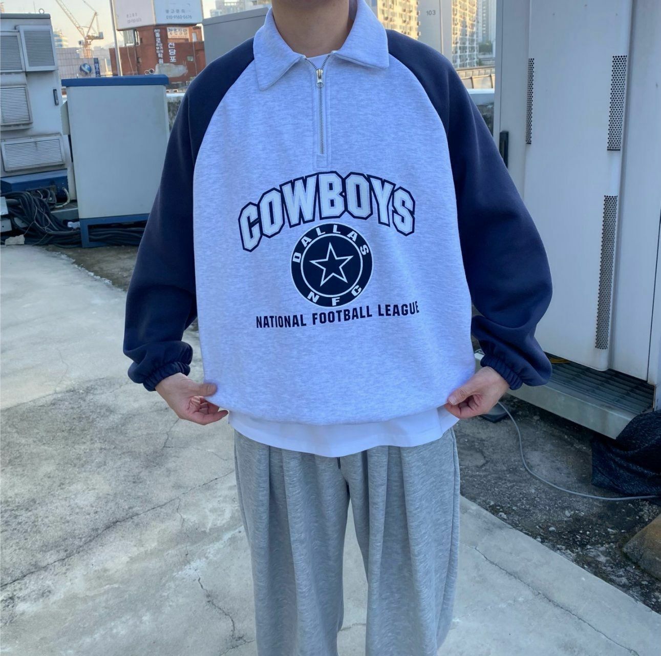 反領半拉鍊英文字圖案衛衣(薄抓毛底) T4466