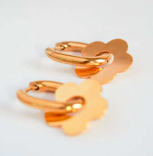 樂洋選物 X Adorabili / 耳環／梅花圈圈耳環