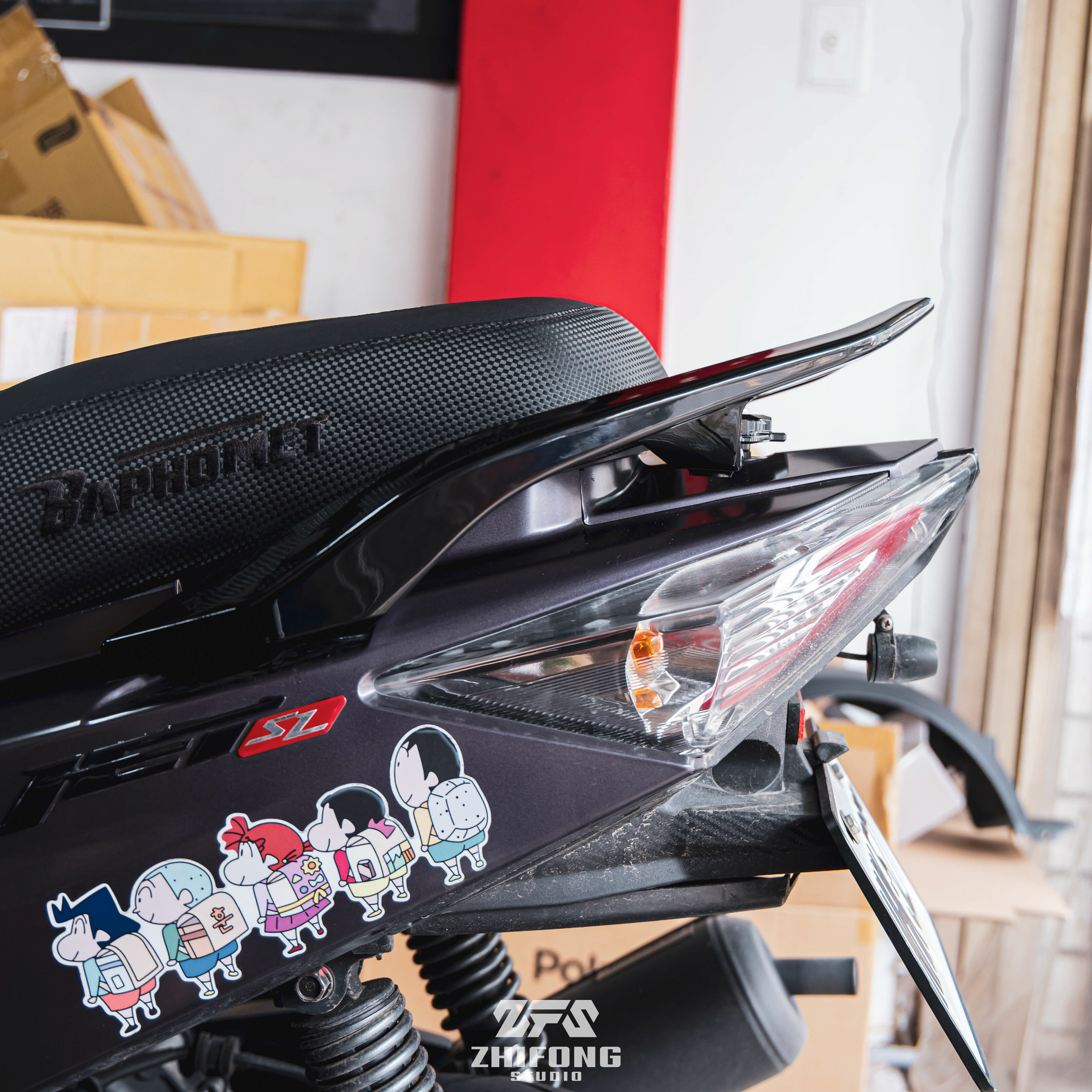 【 REYS 】R1後扶手