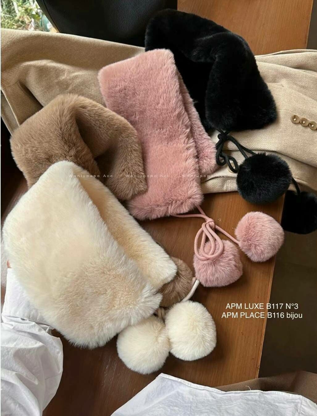 N803 可愛毛毛球毛絨頸巾