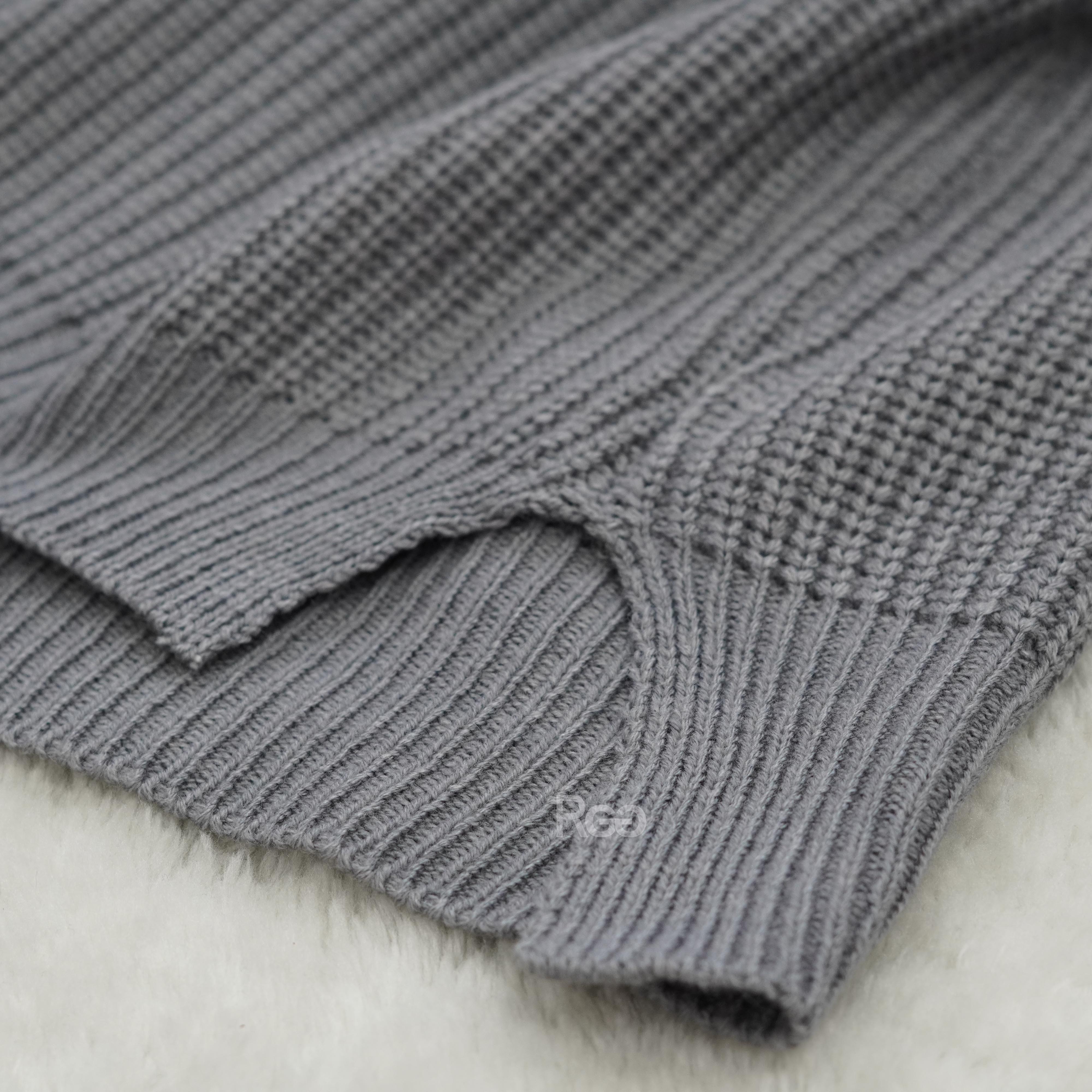 #98138 側開衩袖口開洞毛衣側面細節照