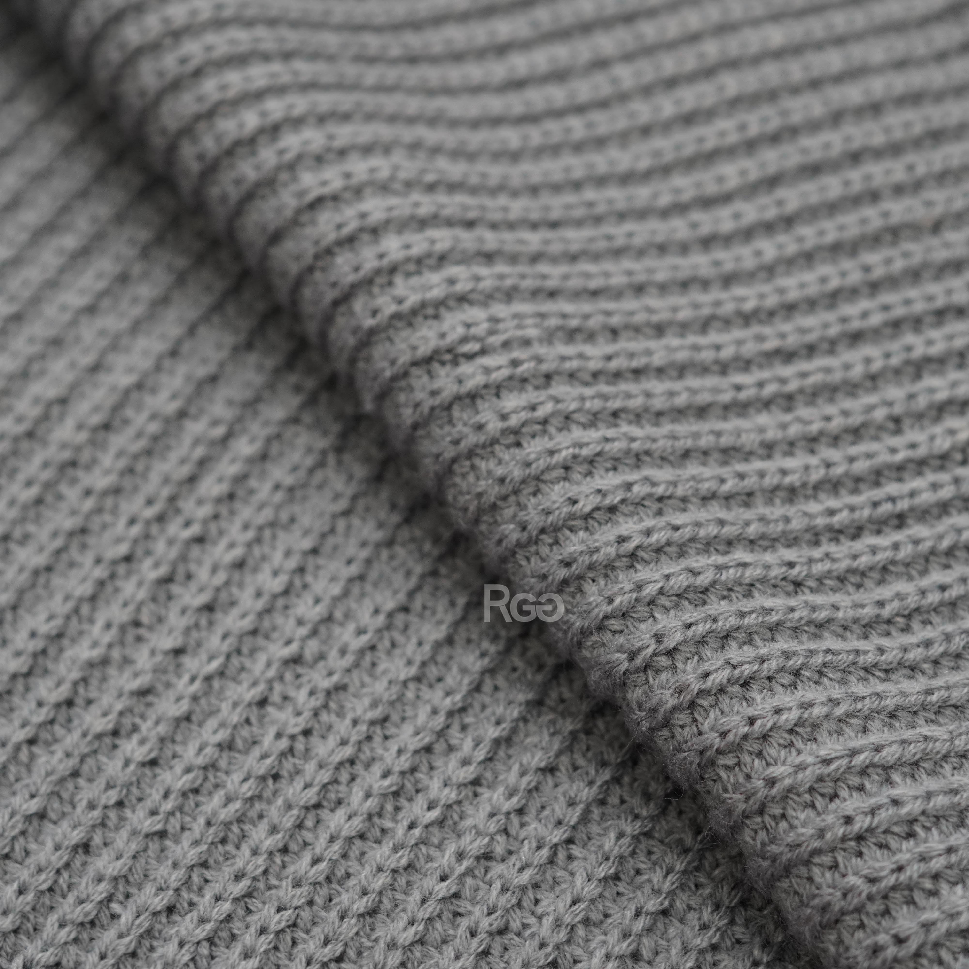 #98138 側開衩袖口開洞毛衣材質細節照