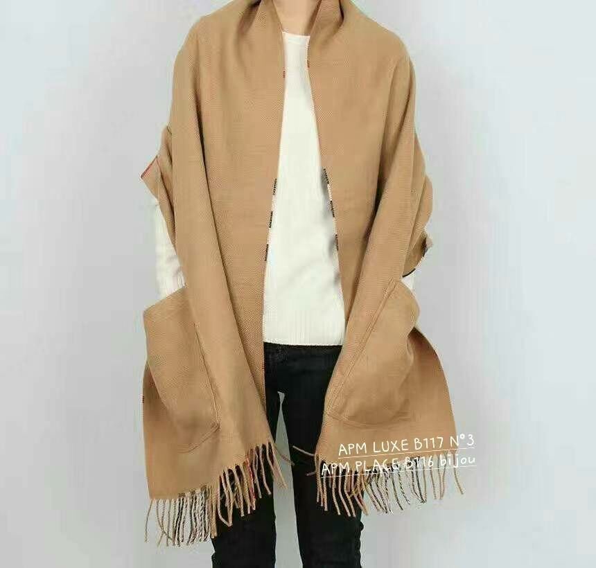 N819 經典風衣格紋口袋披肩