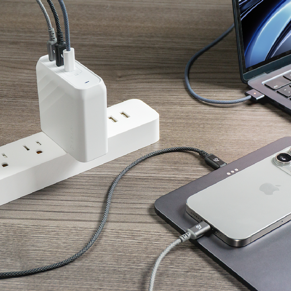 【iPhone 18 Essential Kit】OMNIA Pro 140 140W 3-Port Power Charging Kit