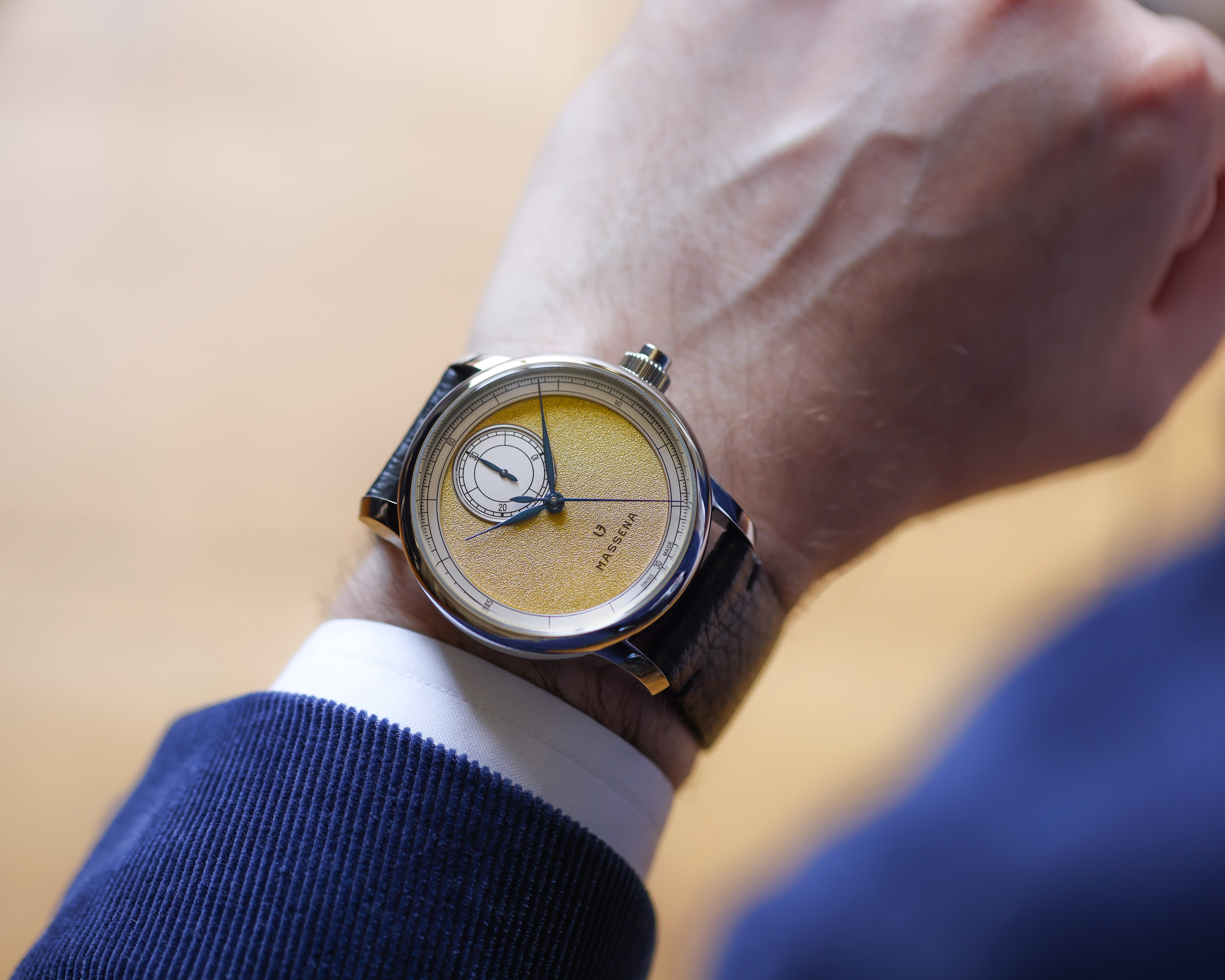 聯名款 Collaboration｜Le Chronographe Monopoussoir Louis Erard x Massena LAB (Gold)