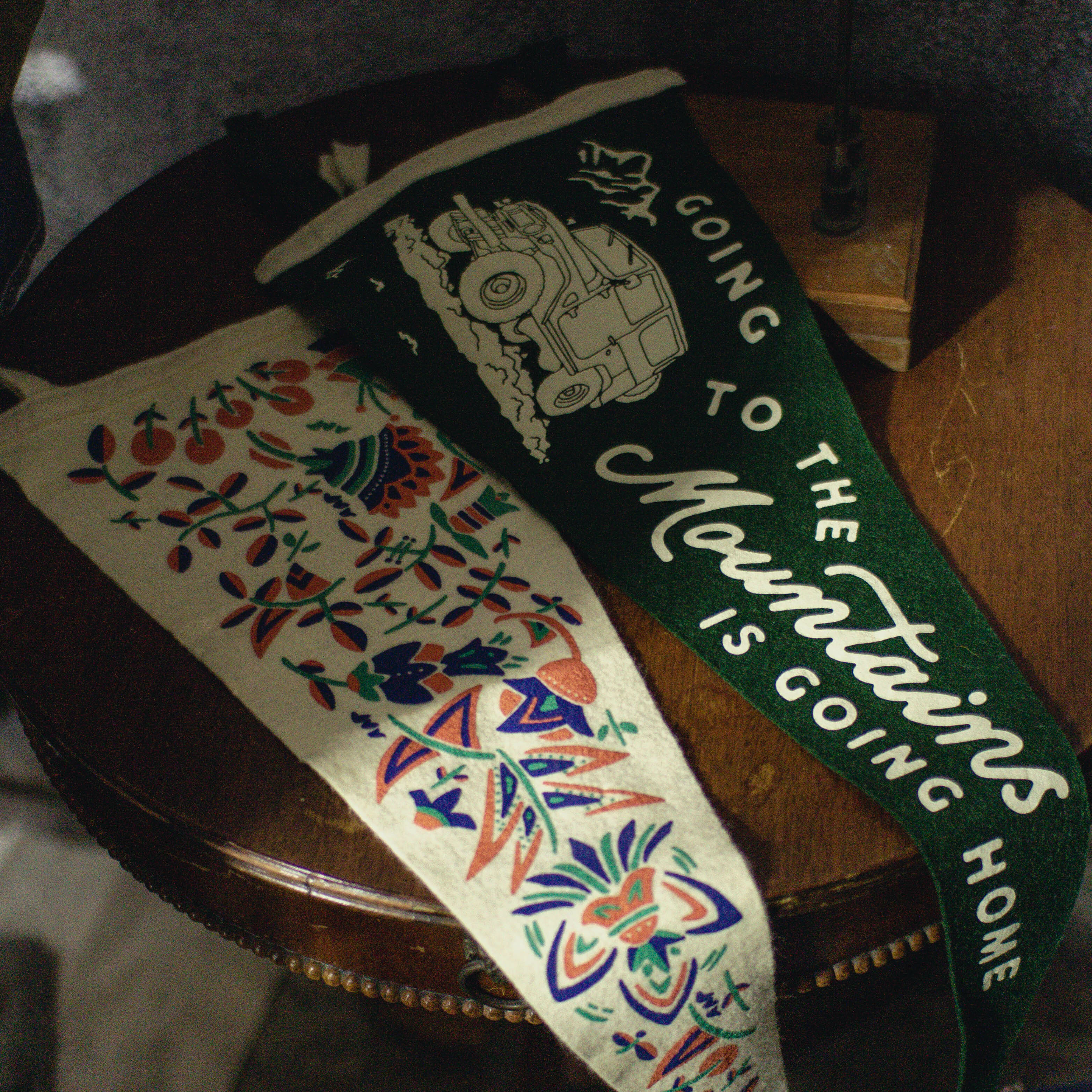 OXFORD PENNANT FULL BLOOM PENNANT