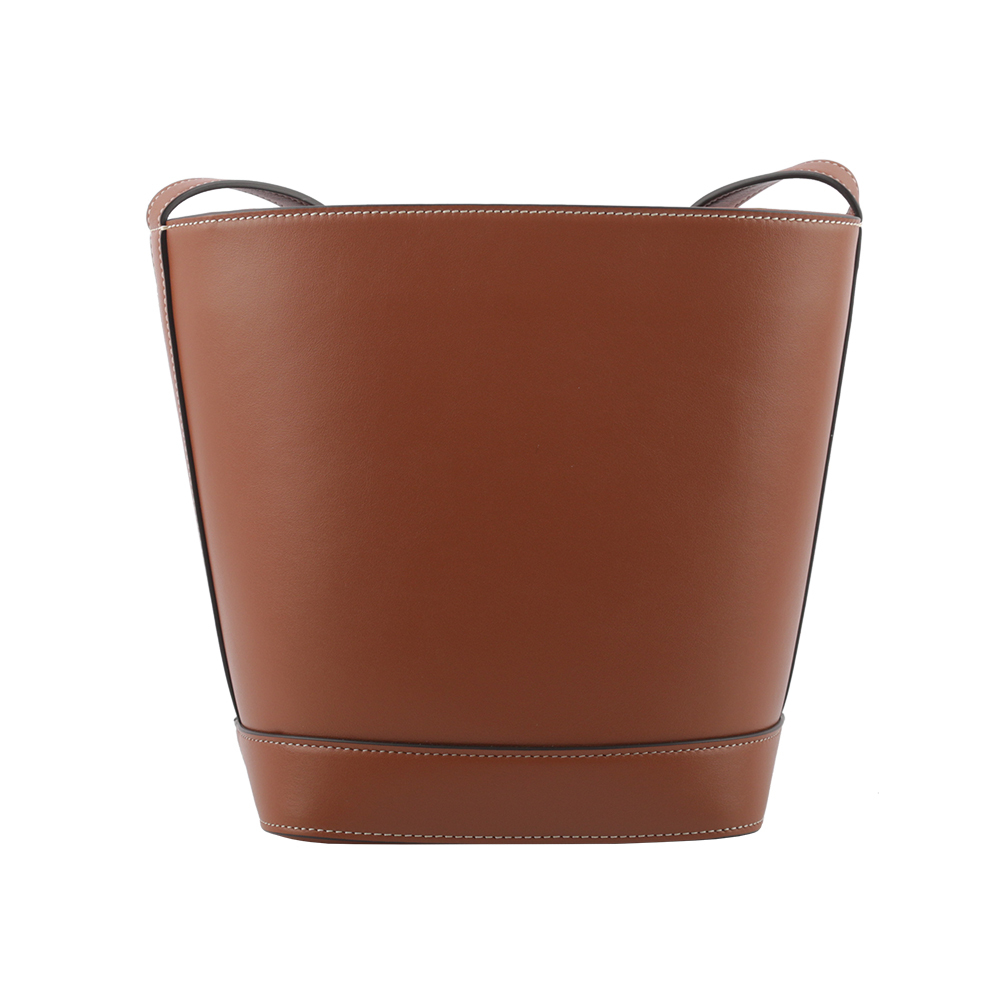 【CELINE】Triomphe 凱旋標誌壓印平滑牛皮小款水桶包(焦糖色) 113783DU3.04LU