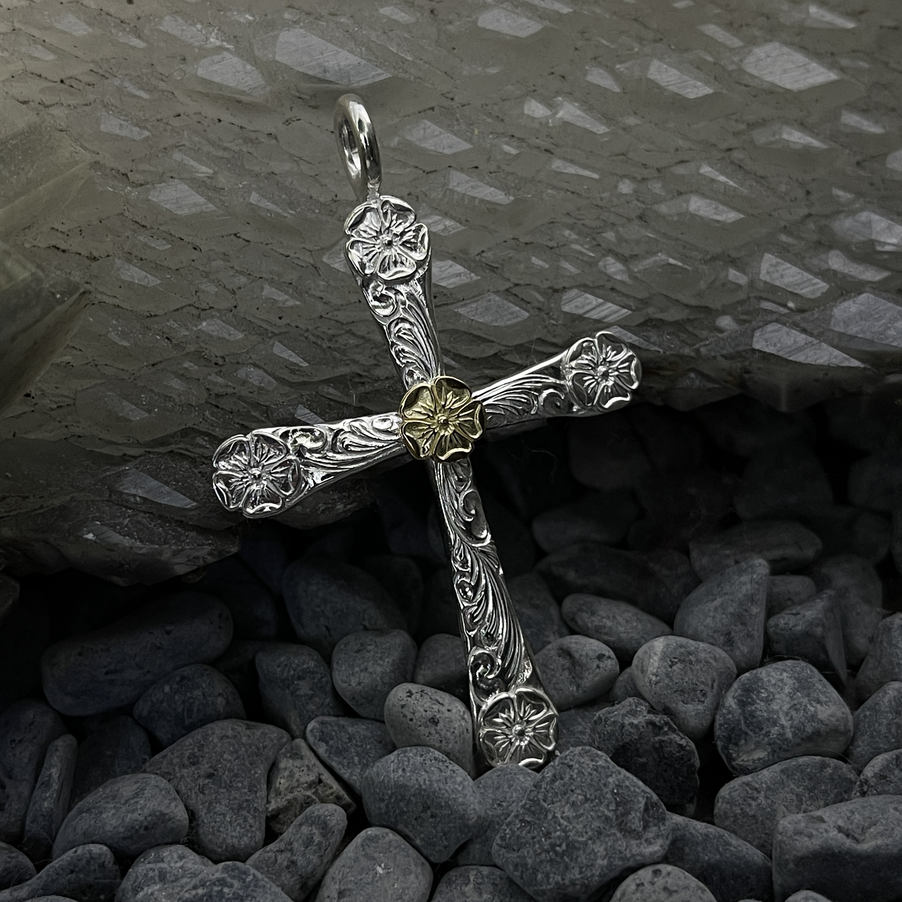 Love系列 純銀點金點銀玫瑰十字架吊墜