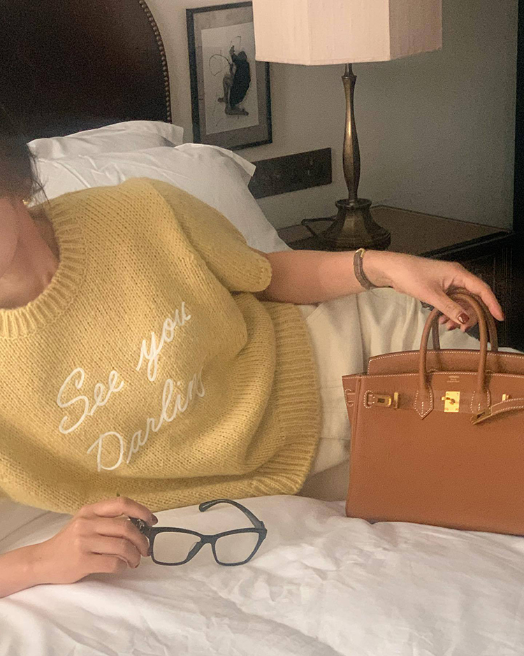 刺繡英文 圓領短袖毛衣(黃/藍/杏)