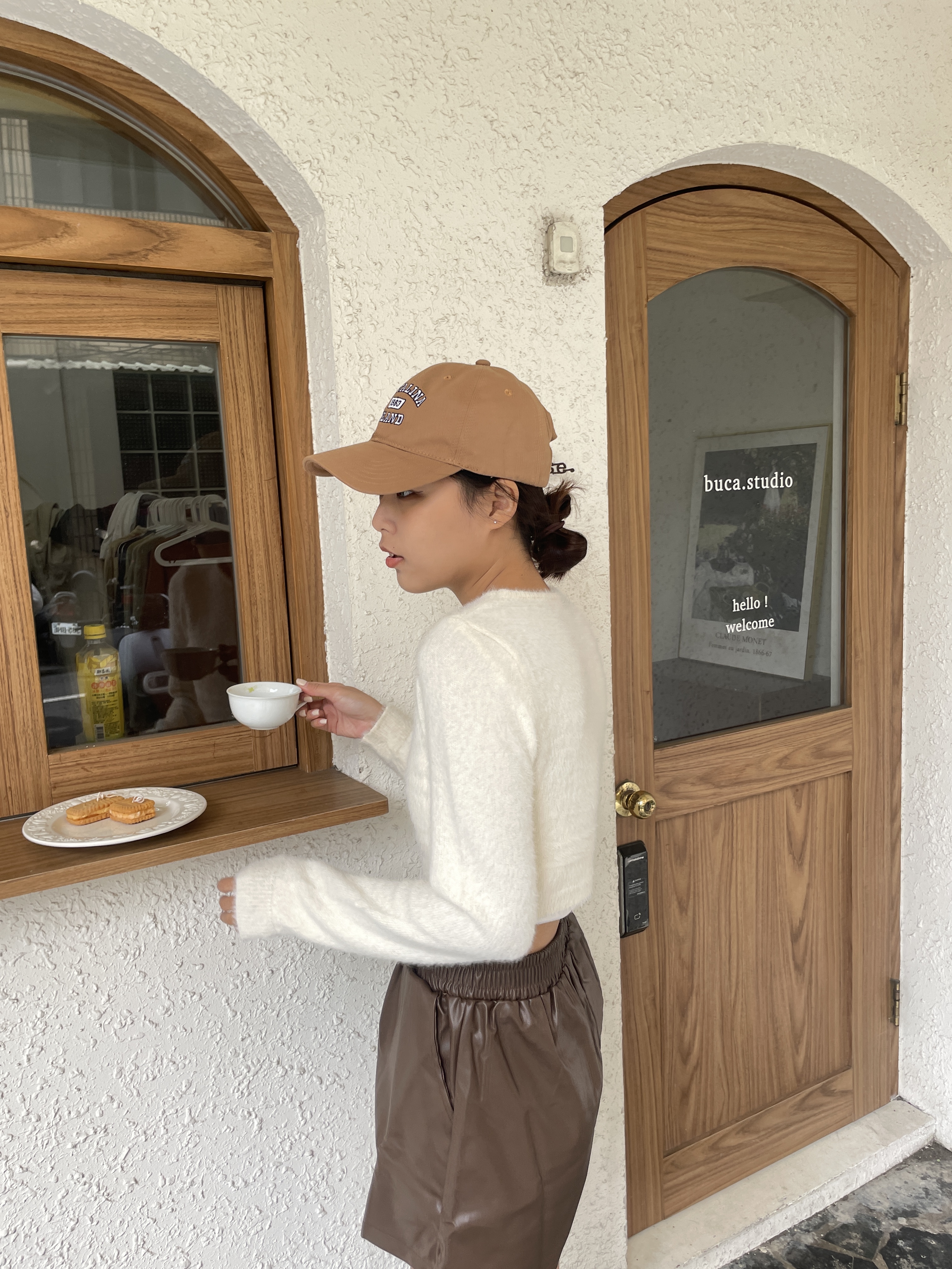 短版圓領水貂毛上衣