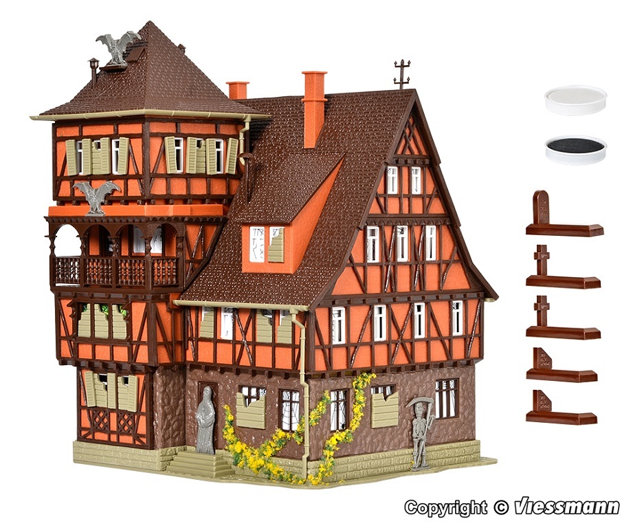 Vollmer 43679 HO scale Villa Vampire with colour tablets