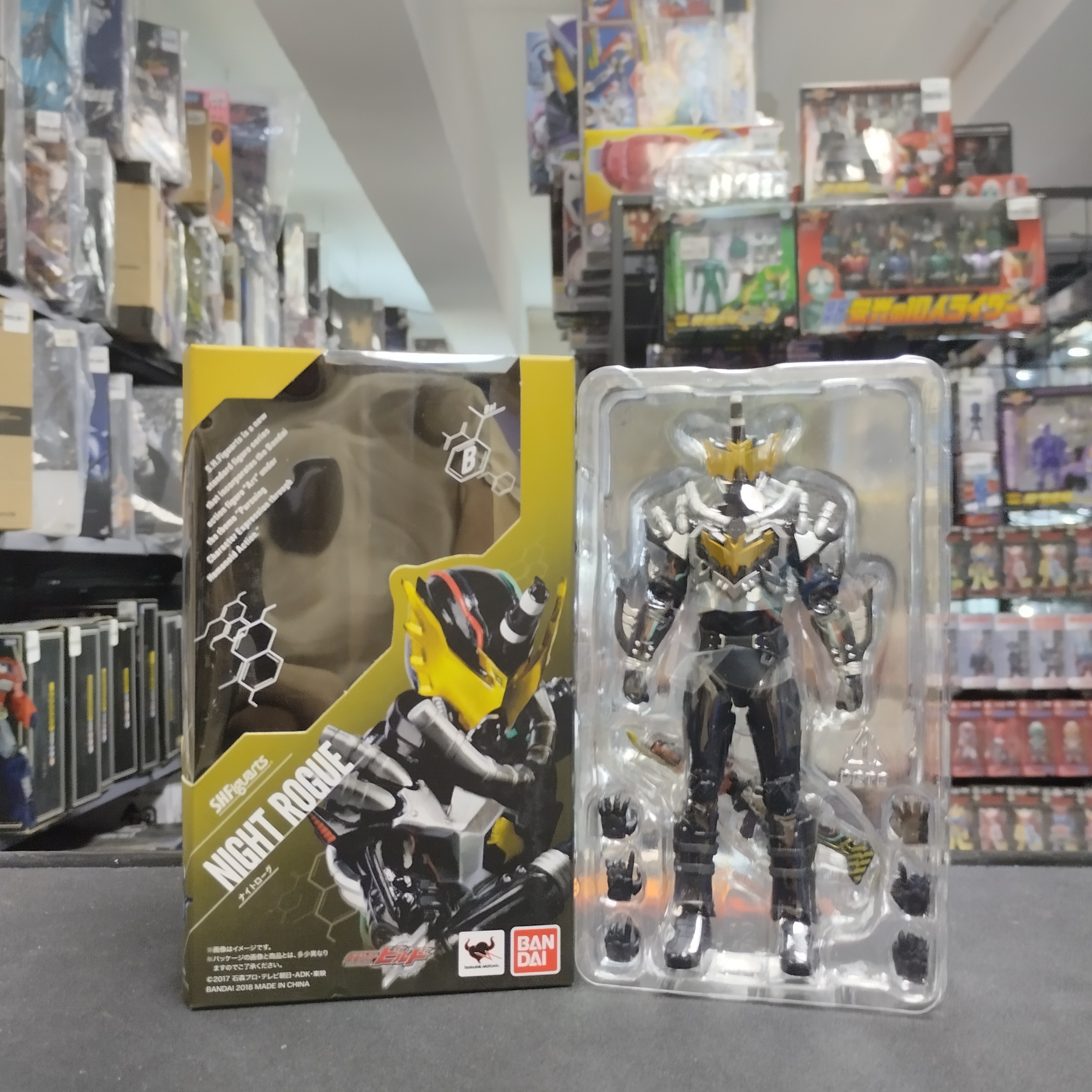 幪面超人-SHF Night Rouge