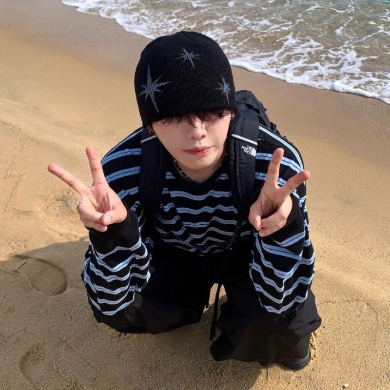 🇰🇷韓國 十字星星芒針織毛帽 冷帽 秋冬 保暖 （3 COLOR）