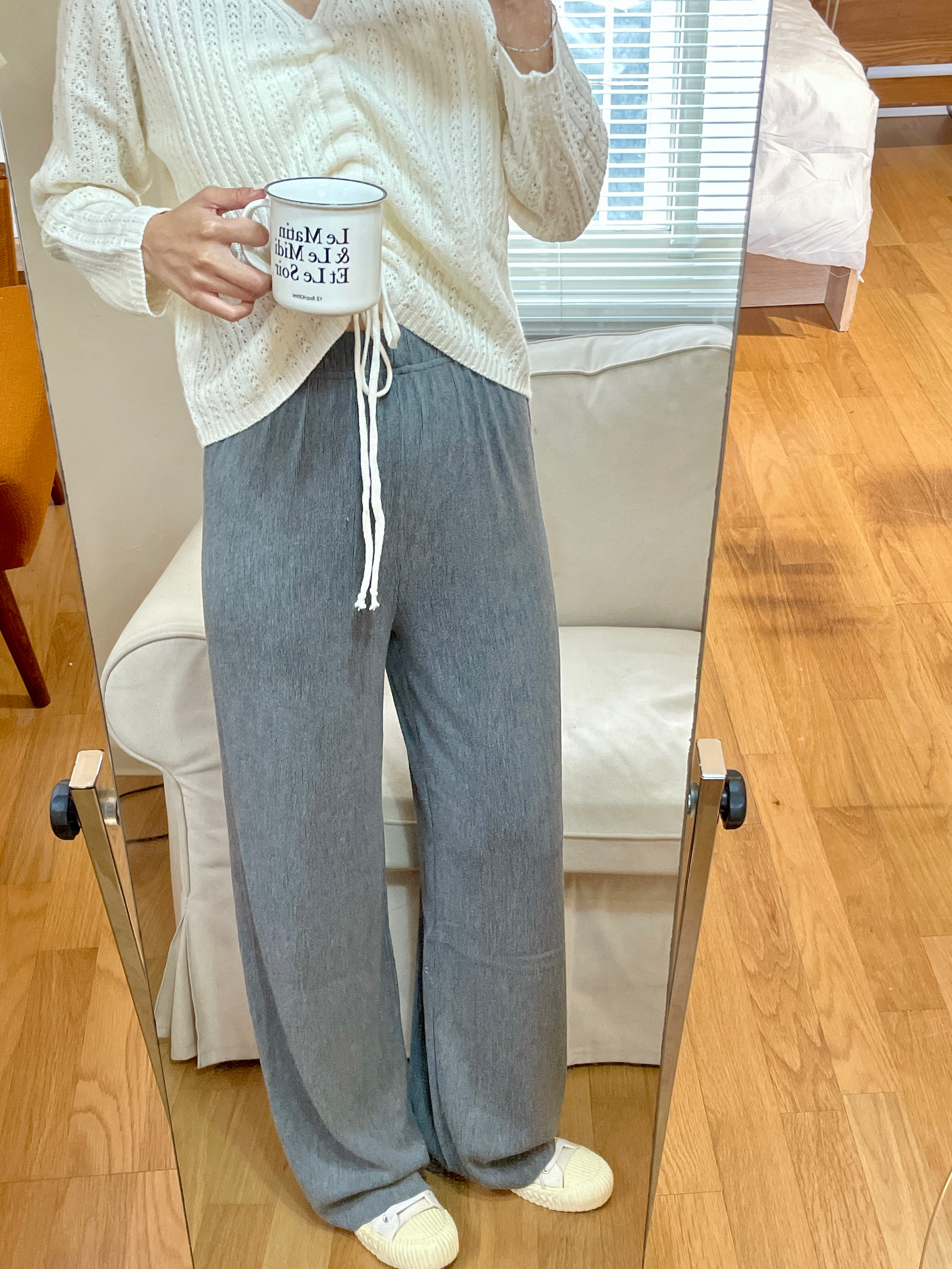 素面雪泥融長褲