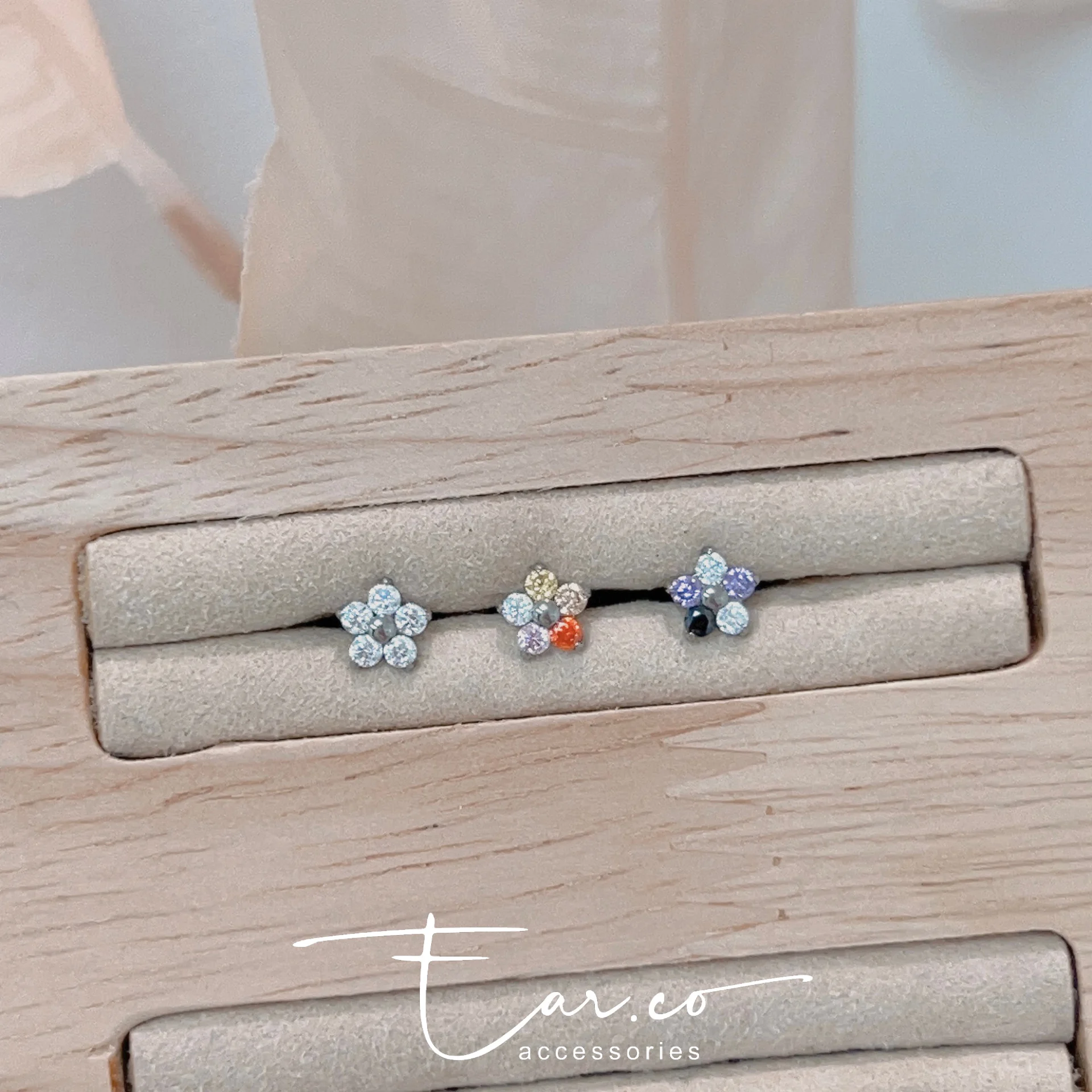 超閃拼色花花平頭耳門/耳珠/耳骨釘 [G23 Titanium] [單支]