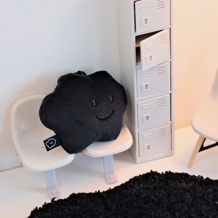 迷你娃娃吊飾 EMO喜寶