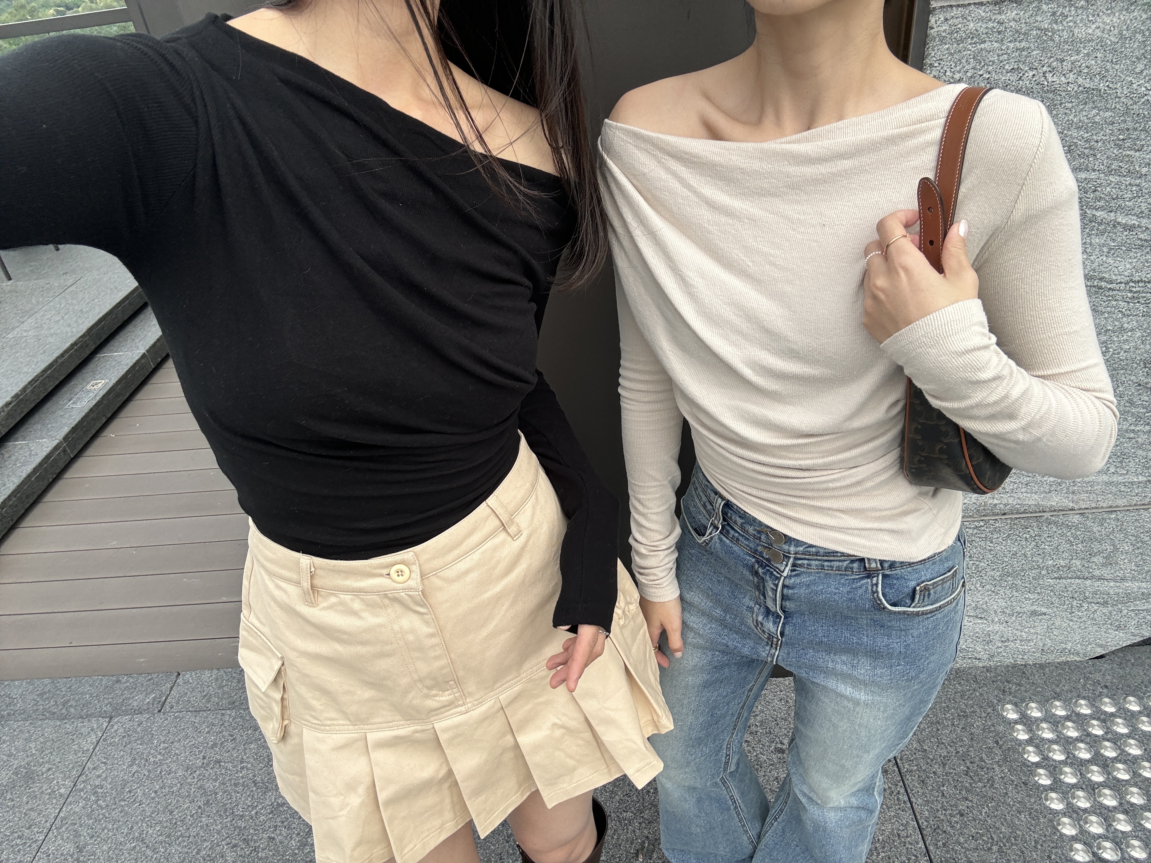 (現貨) 超級舒服有彈性皺皺百搭上衣 T1120 (黑)